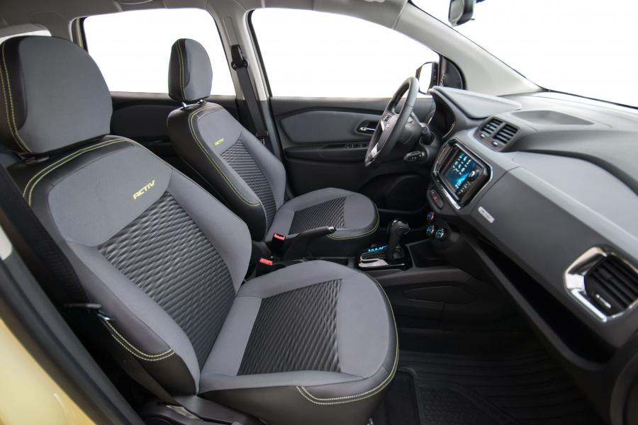 Интерьер Chevrolet Spin Activ 2018 года  (фото 5 из 14)